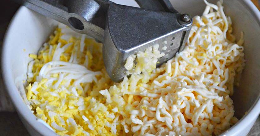 Lahodný syrovo-vajíčkový šalát