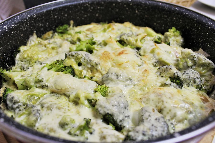 Kuracie na póre s brokolicou a syrom