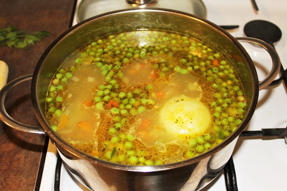 Zeleninová polievka s haluškami