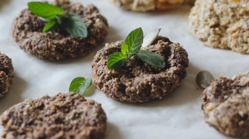 Hrnčekové orechové keksy