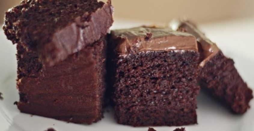 Čokoládový mokrý koláč