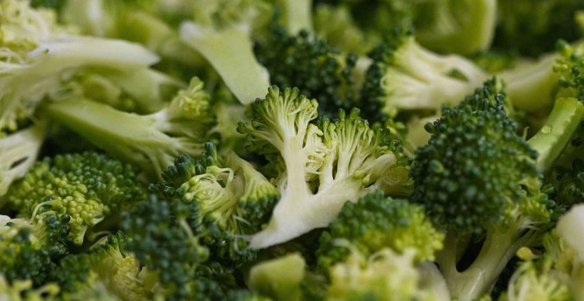 Fitness pečená brokolica so syrom