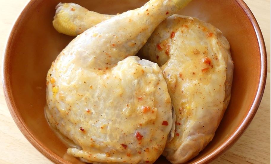 Kurací perkelt s maslovými haluškami