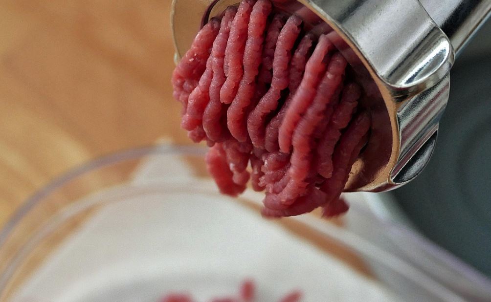 Roláda so syrom a slaninou