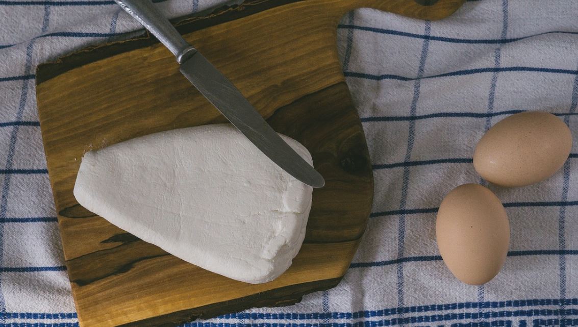 Hrnčekový tvarohový koláč